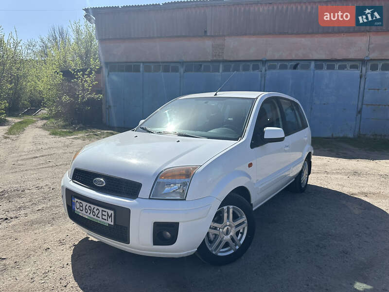 Хетчбек Ford Fusion 2010 в 