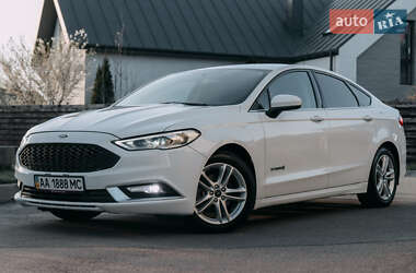 Седан Ford Fusion 2018 в 