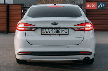 Седан Ford Fusion 2018 в 