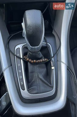Седан Ford Fusion 2013 в 