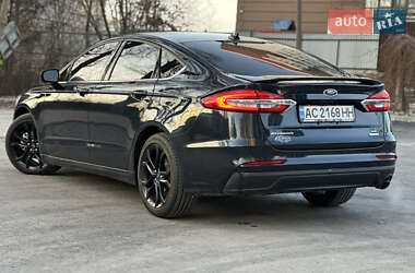Седан Ford Fusion 2020 в 