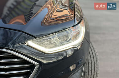 Седан Ford Fusion 2020 в 