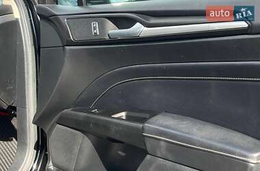 Седан Ford Fusion 2016 в 