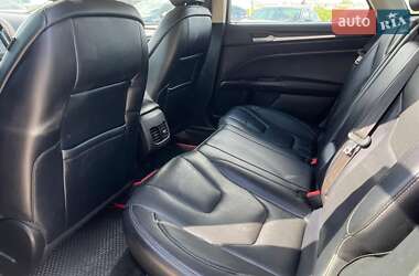 Седан Ford Fusion 2016 в 