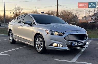 Седан Ford Fusion 2015 в 