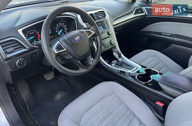 Седан Ford Fusion 2015 в 
