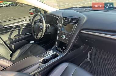 Седан Ford Fusion 2020 в 