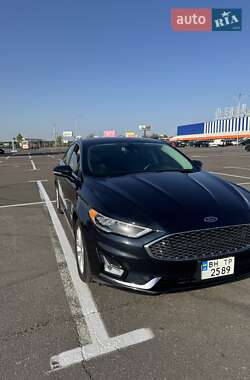 Седан Ford Fusion 2020 в 