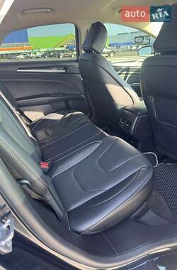 Седан Ford Fusion 2020 в 
