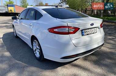 Седан Ford Fusion 2013 в 