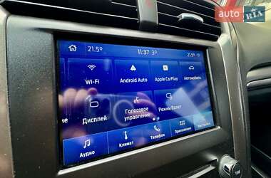 Седан Ford Fusion 2016 в 