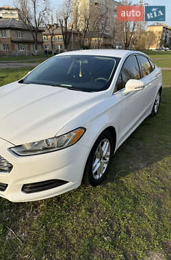 Седан Ford Fusion 2014 в 