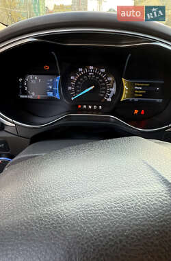 Седан Ford Fusion 2014 в 