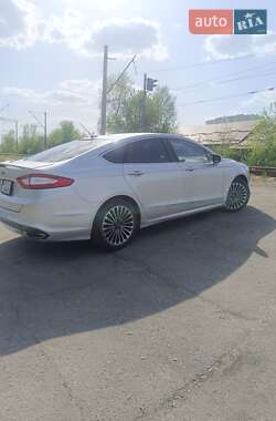 Седан Ford Fusion 2015 в 