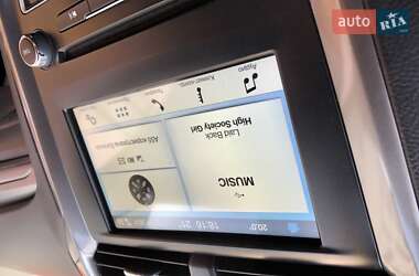 Седан Ford Fusion 2018 в 