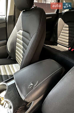 Седан Ford Fusion 2014 в 