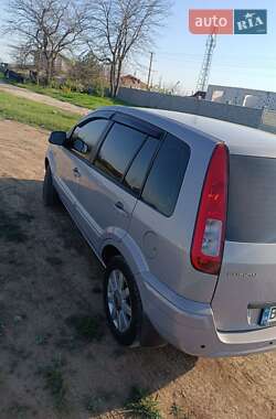 Хэтчбек Ford Fusion 2011 в 