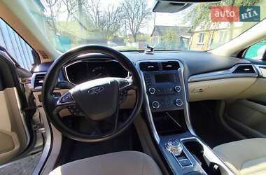 Седан Ford Fusion 2016 в 