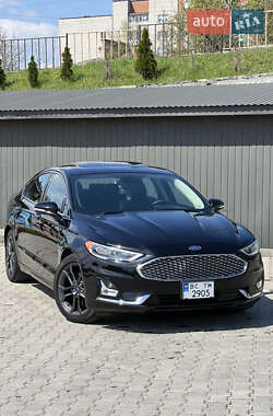 Седан Ford Fusion 2019 в 