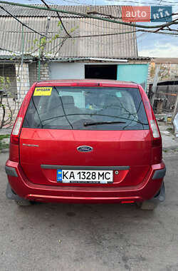 Хэтчбек Ford Fusion 2008 в 