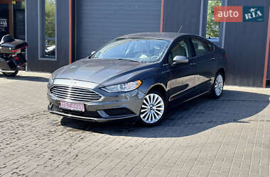 Седан Ford Fusion 2017 в 