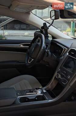 Седан Ford Fusion 2019 в 