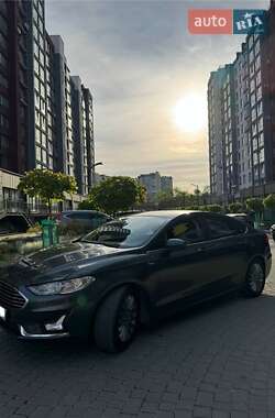 Седан Ford Fusion 2019 в 