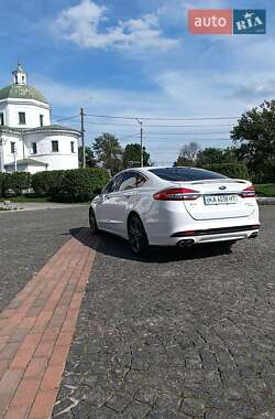 Седан Ford Fusion 2016 в 