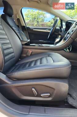 Седан Ford Fusion 2014 в 