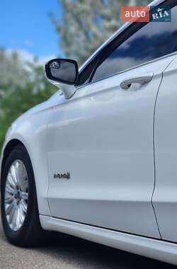 Седан Ford Fusion 2014 в 