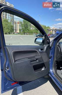 Хэтчбек Ford Fusion 2011 в 