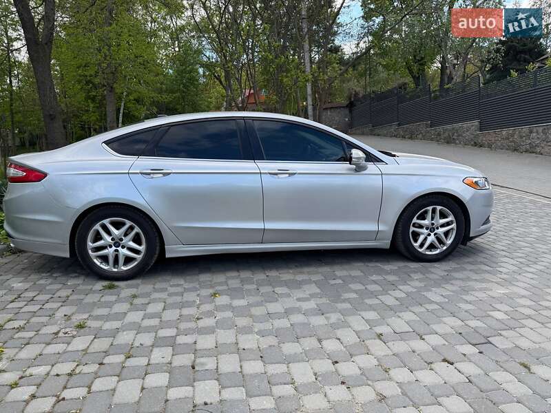 Седан Ford Fusion 2015 в Полтаві