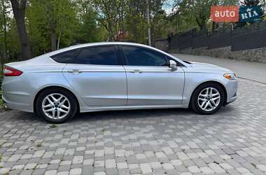 Седан Ford Fusion 2015 в 