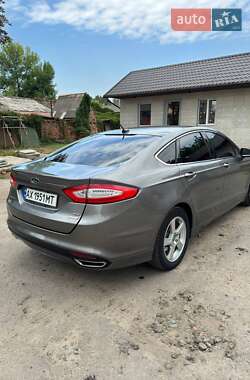 Седан Ford Fusion 2012 в 