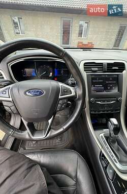 Седан Ford Fusion 2012 в 