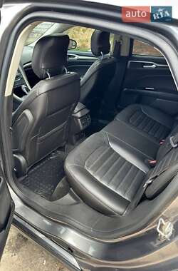 Седан Ford Fusion 2012 в 