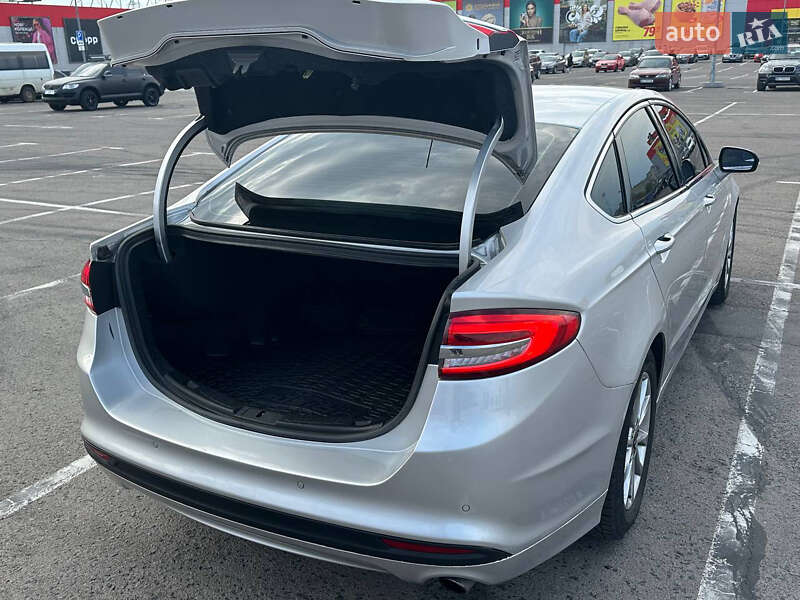 Седан Ford Fusion 2017 в Рівному