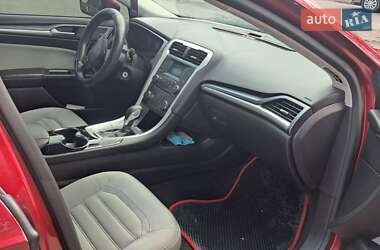 Седан Ford Fusion 2013 в 