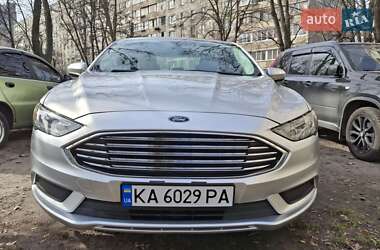 Седан Ford Fusion 2017 в 