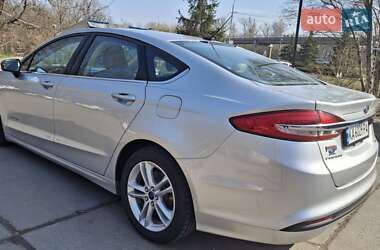 Седан Ford Fusion 2017 в 