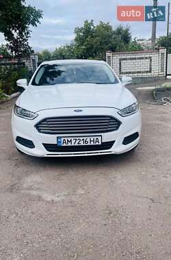Седан Ford Fusion 2016 в 