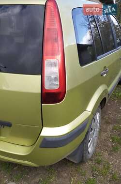 Хэтчбек Ford Fusion 2006 в 