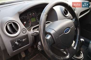 Хэтчбек Ford Fusion 2006 в 