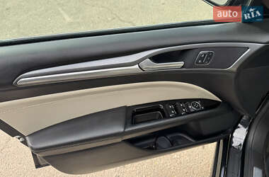 Седан Ford Fusion 2014 в 