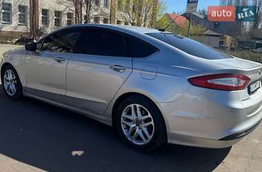 Седан Ford Fusion 2015 в 