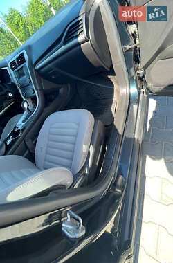 Седан Ford Fusion 2014 в 