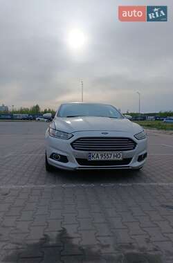Седан Ford Fusion 2015 в 