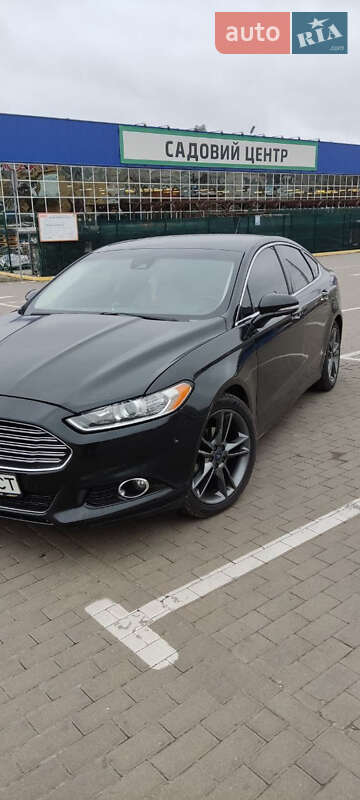 Седан Ford Fusion 2015 в Полонном
