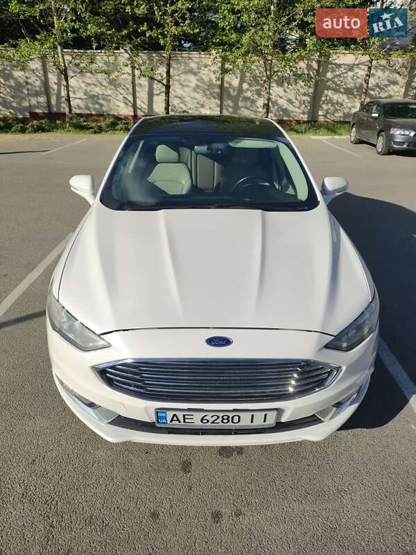 Седан Ford Fusion 2017 в 