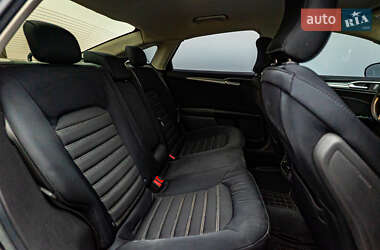 Седан Ford Fusion 2015 в 